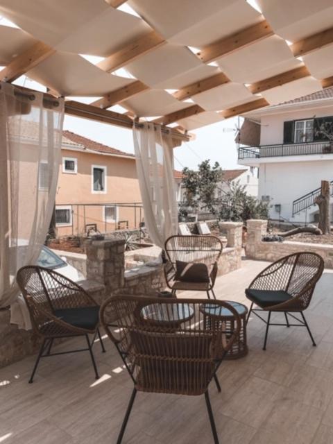 Mangata Suites Homes With Private Pools Szpartohóri Kültér fotó