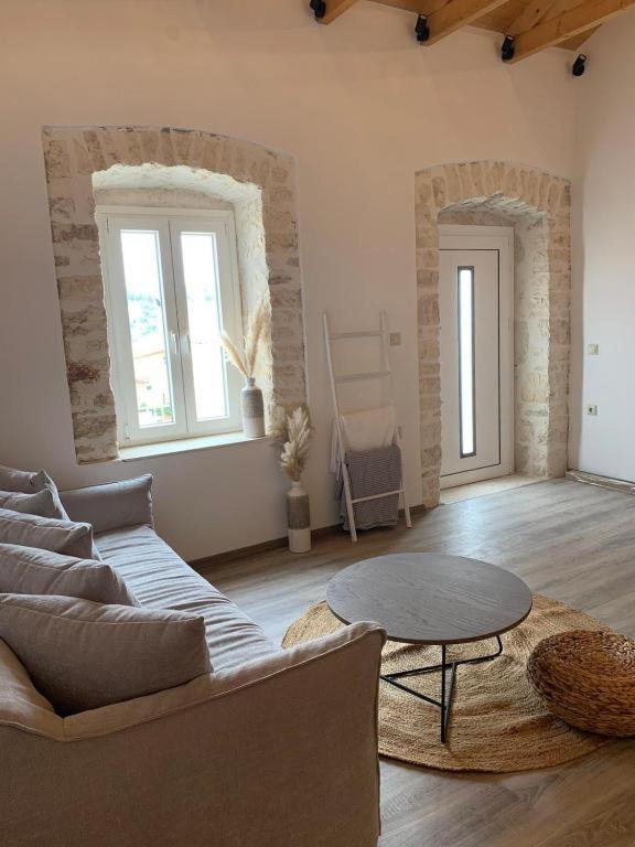 Mangata Suites Homes With Private Pools Szpartohóri Kültér fotó